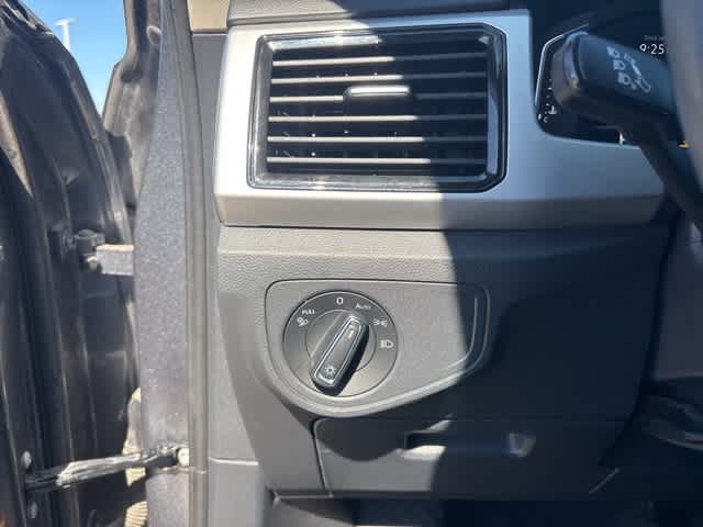 Thumbnail: 2022 Volkswagen Atlas - 10