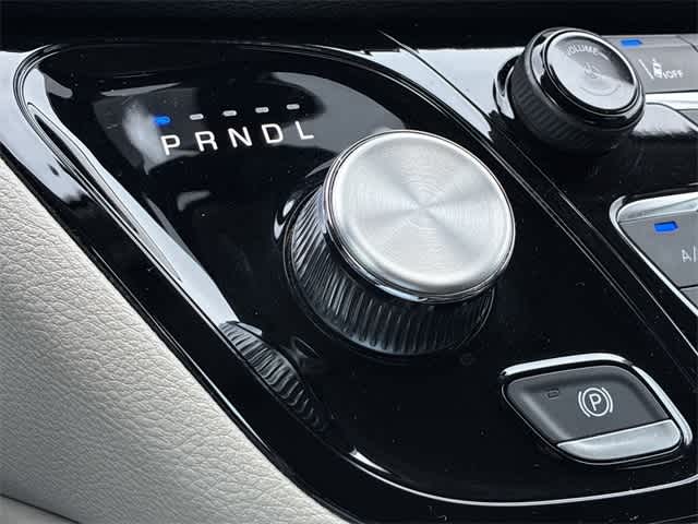 Thumbnail: 2023 Chrysler Pacifica - 35