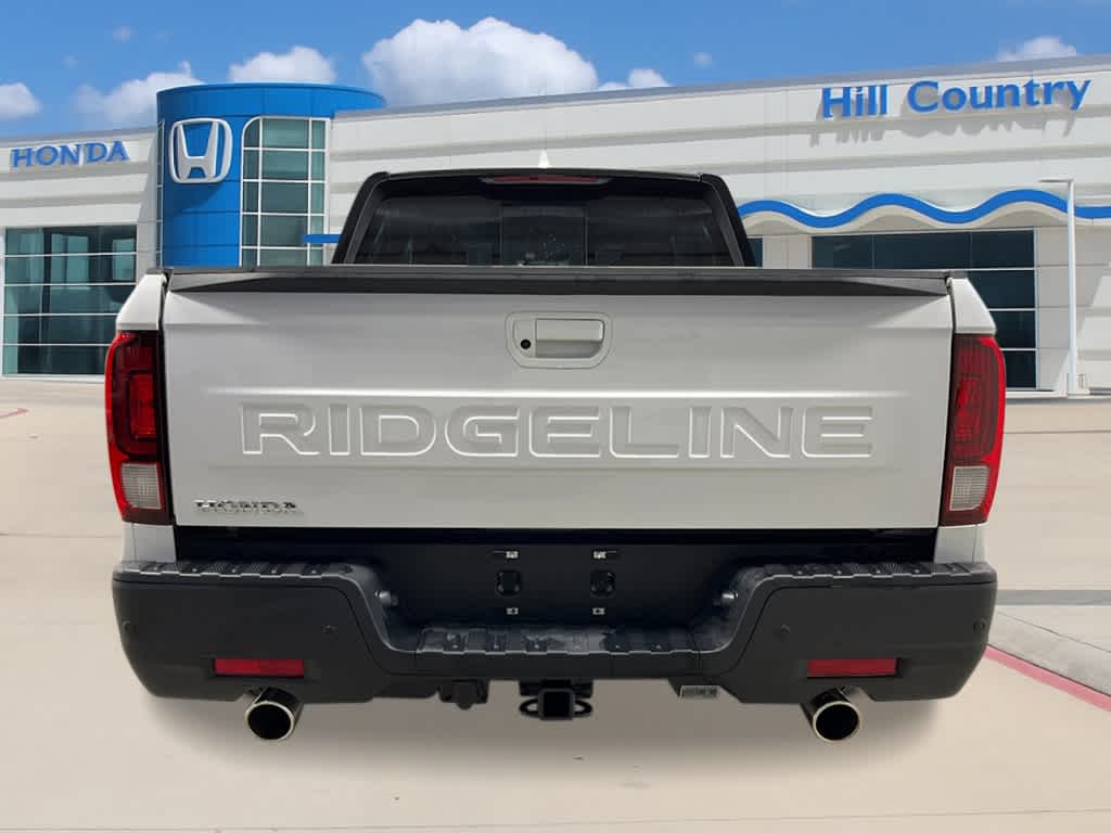 2026 Honda Ridgeline Black Edition photo 4