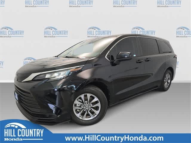 Thumbnail: 2023 Toyota Sienna - 1