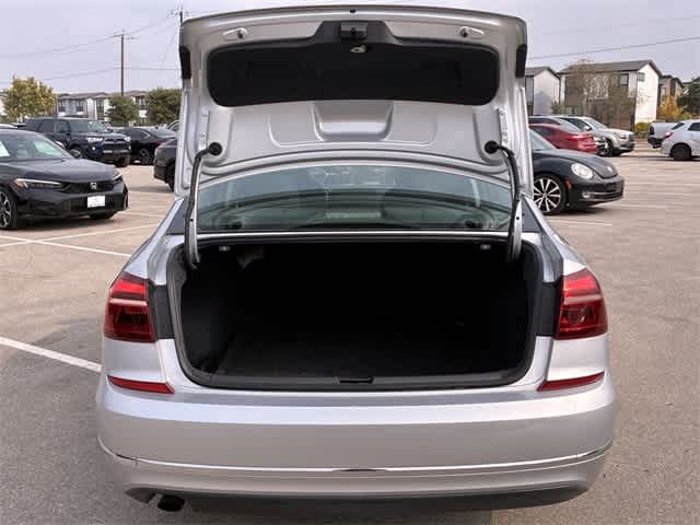 Thumbnail: 2017 Volkswagen Passat - 34