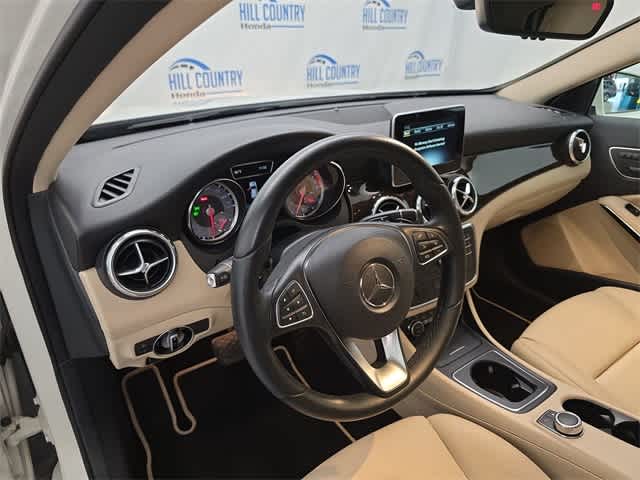 Thumbnail: 2017 Mercedes-Benz GLA - 2