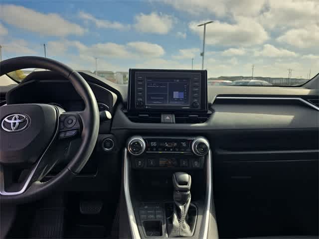 Thumbnail: 2021 Toyota RAV4 - 28