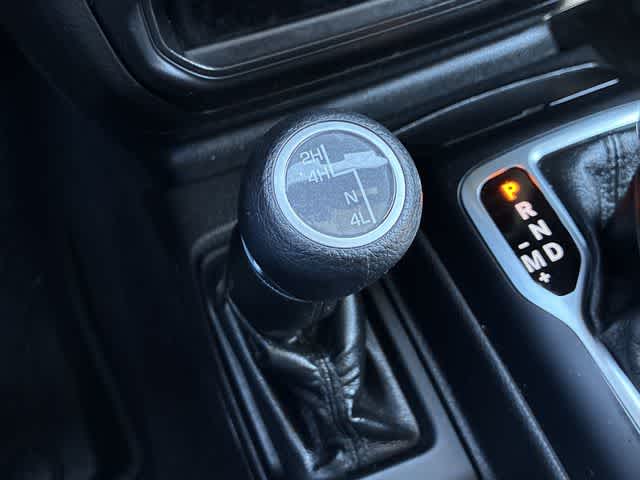 Thumbnail: 2022 Jeep Wrangler - 41