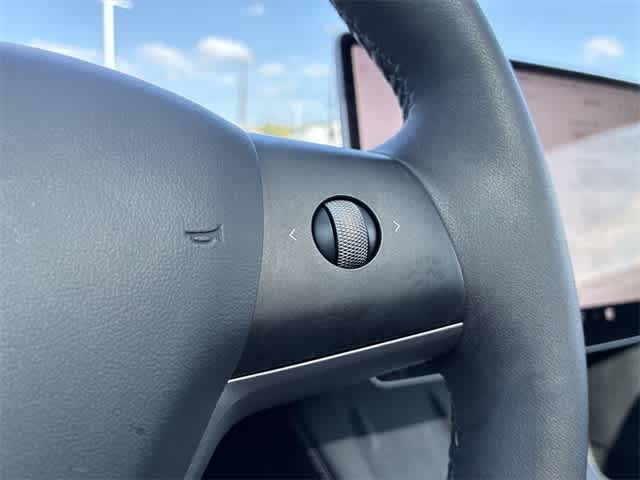 Thumbnail: 2023 Tesla Model 3 - 27