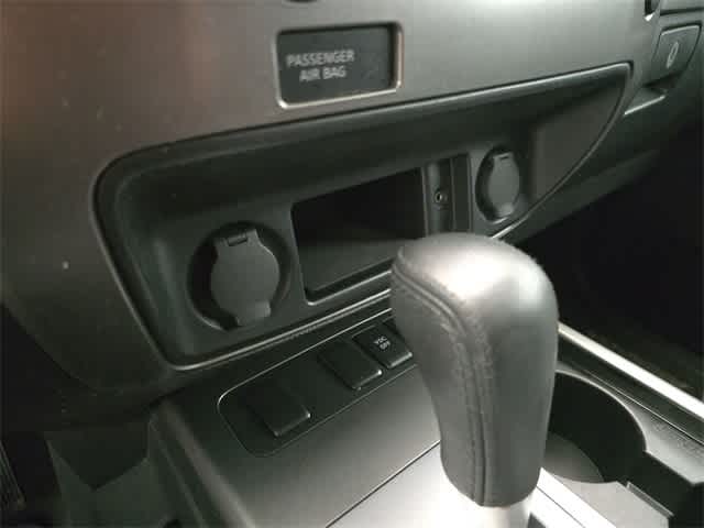 2011 Nissan Armada SV 31