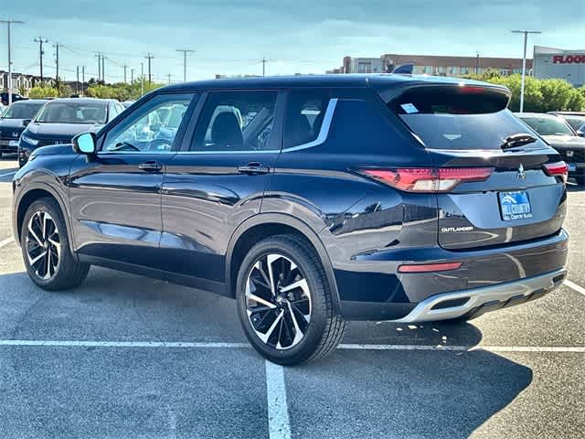 Thumbnail: 2023 Mitsubishi Outlander - 4