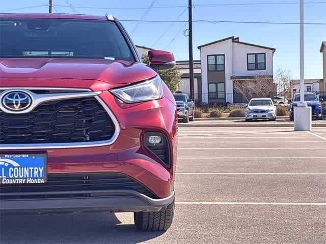 Thumbnail: 2023 Toyota Highlander - 11