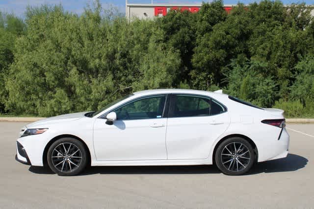 Used 2023 Toyota Camry SE with VIN 4T1G11AK7PU780885 for sale in San Antonio, TX