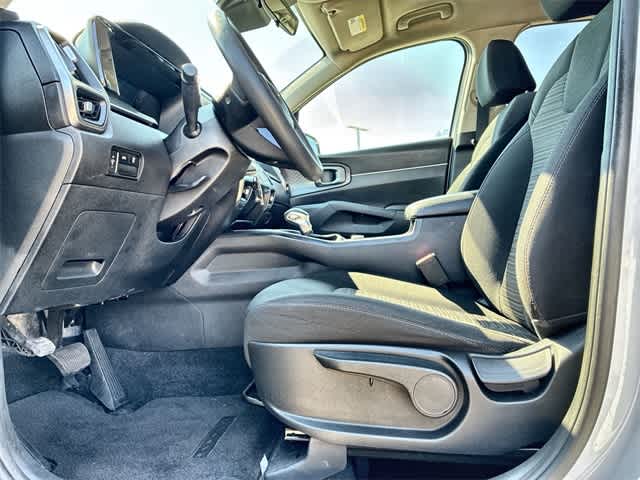 Thumbnail: 2023 Kia Sorento - 18