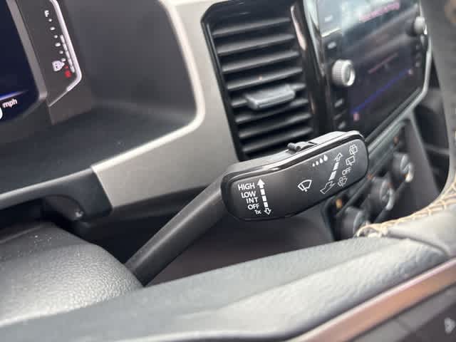 Thumbnail: 2023 Volkswagen Atlas - 14