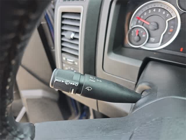 Thumbnail: 2021 RAM 1500 Classic - 27
