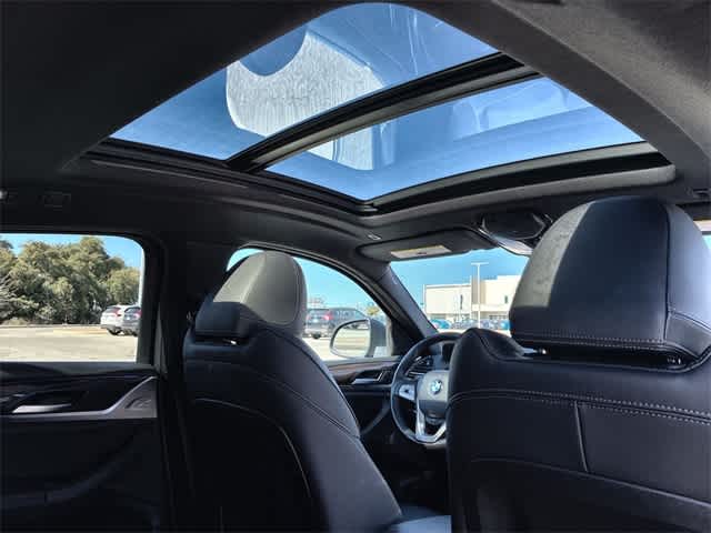 Thumbnail: 2022 BMW X4 - 23