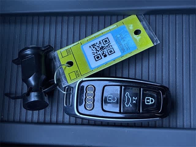 Thumbnail: 2022 Audi e-tron - 38