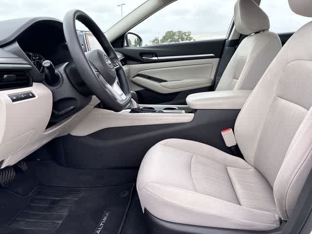 Thumbnail: 2023 Nissan Altima - 18