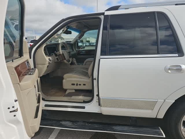 Thumbnail: 2014 Lincoln Navigator - 9