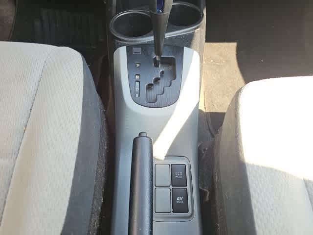 Thumbnail: 2014 Toyota Prius c - 18