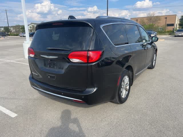 Thumbnail: 2018 Chrysler Pacifica - 5