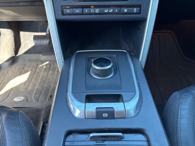 Thumbnail: 2017 Land Rover Discovery Sport - 17