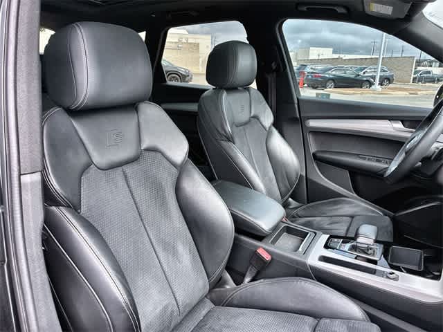 Thumbnail: 2021 Audi SQ5 - 24