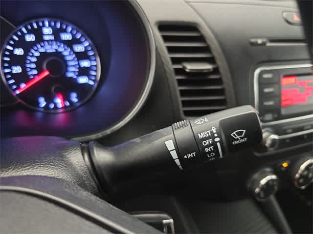 Thumbnail: 2015 Kia Forte - 26