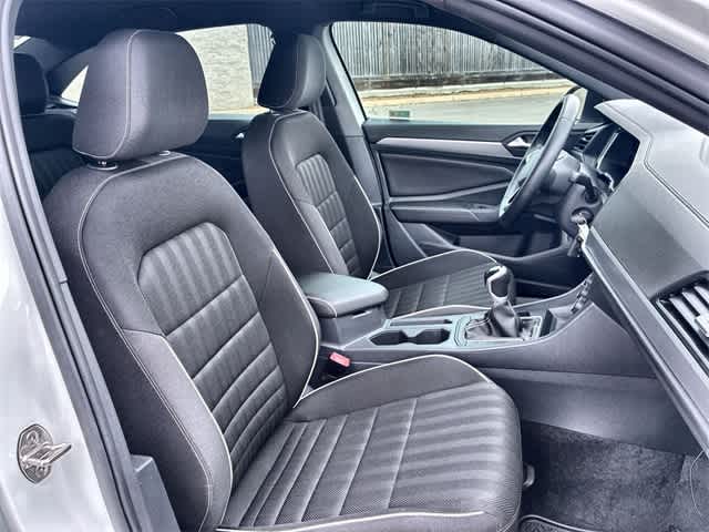 Thumbnail: 2023 Volkswagen Jetta - 22