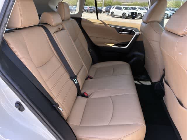 Thumbnail: 2021 Toyota RAV4 - 22