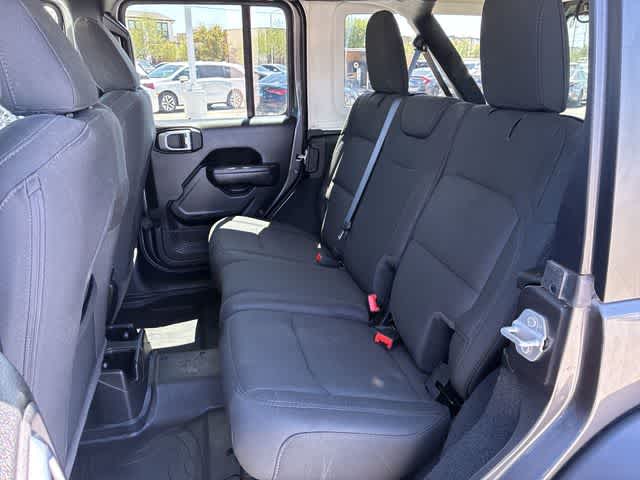 Thumbnail: 2022 Jeep Wrangler - 21