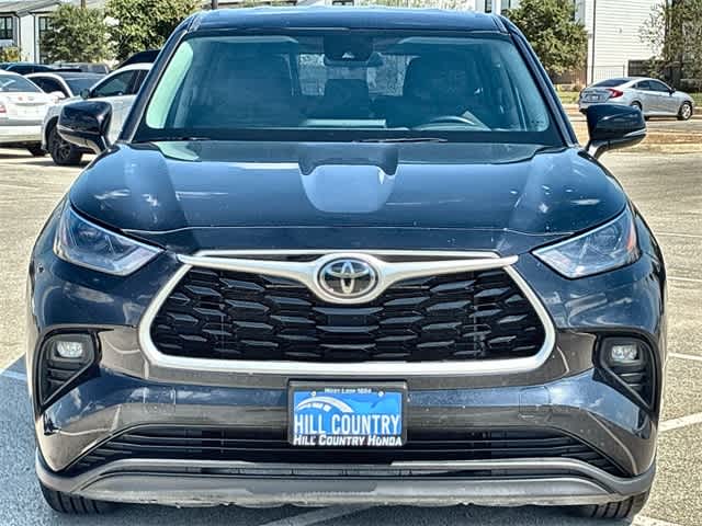 Thumbnail: 2023 Toyota Highlander - 9