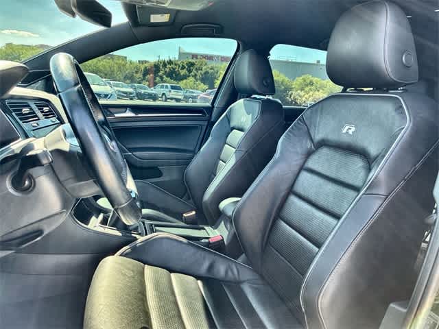 Thumbnail: 2019 Volkswagen Golf - 17