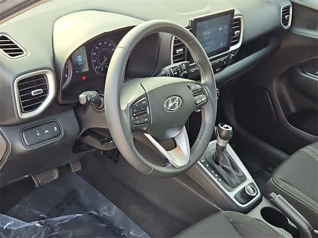 Used 2022 Hyundai Venue SEL with VIN KMHRC8A37NU161852 for sale in San Antonio, TX