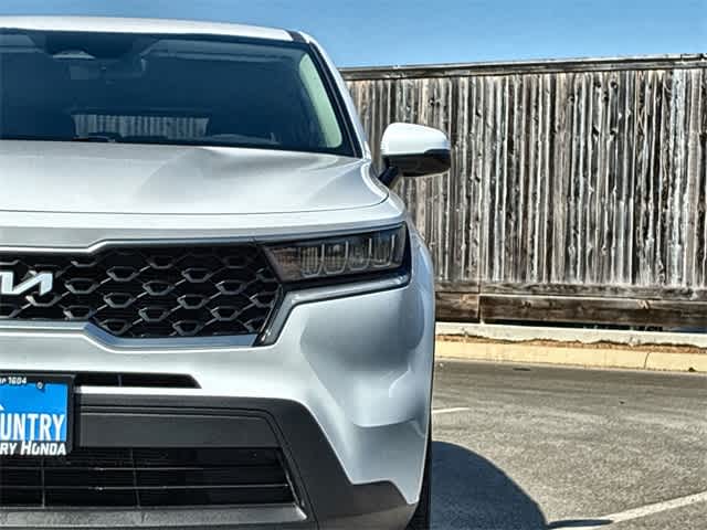 Thumbnail: 2023 Kia Sorento - 11