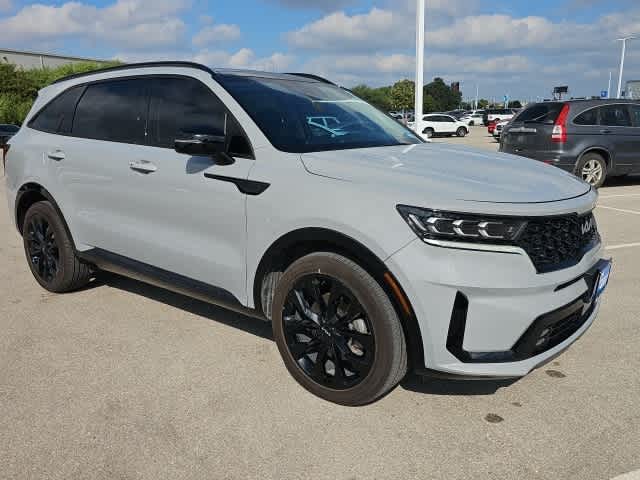Thumbnail: 2023 Kia Sorento - 3