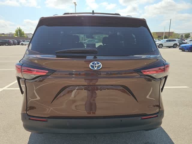 Thumbnail: 2022 Toyota Sienna - 4