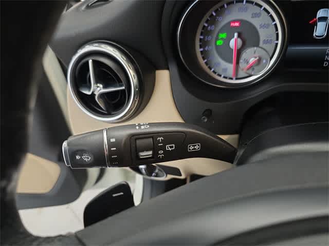 Thumbnail: 2017 Mercedes-Benz GLA - 27