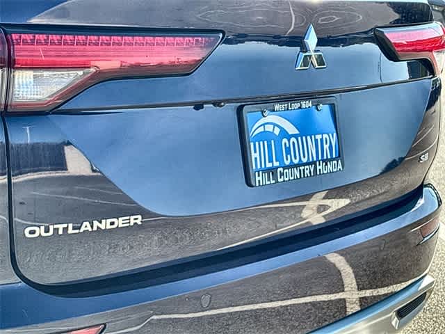 Thumbnail: 2023 Mitsubishi Outlander - 13