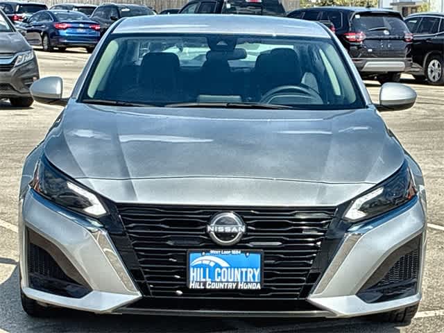 Thumbnail: 2023 Nissan Altima - 9