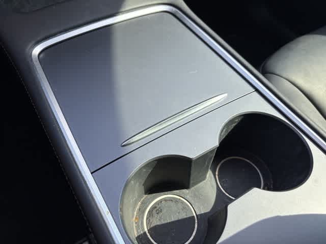 Thumbnail: 2022 Tesla Model Y - 17