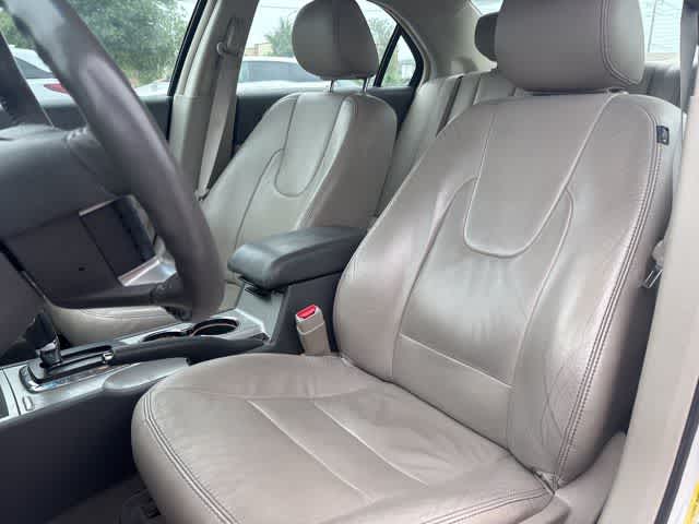 Thumbnail: 2011 Ford Fusion - 21