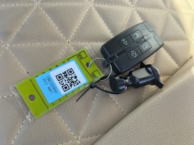 Thumbnail: 2012 Lincoln MKT - 21