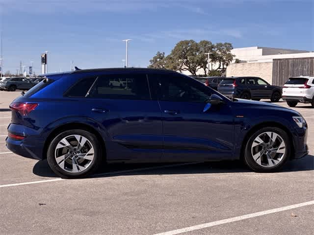 Thumbnail: 2022 Audi e-tron - 7