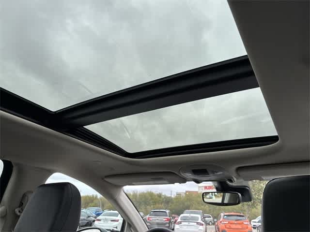 Thumbnail: 2023 Chrysler Pacifica - 23