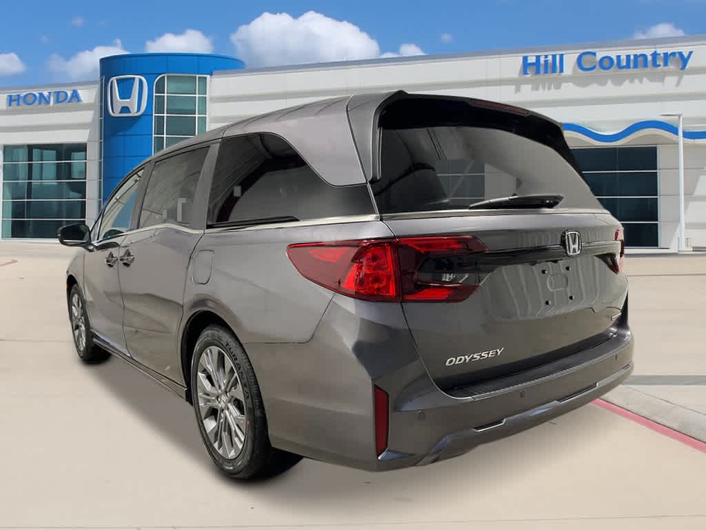 2026 Honda Odyssey Touring photo 3