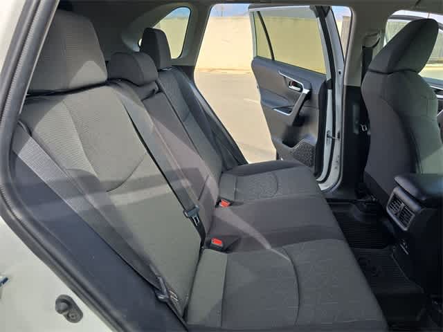 Thumbnail: 2021 Toyota RAV4 - 21