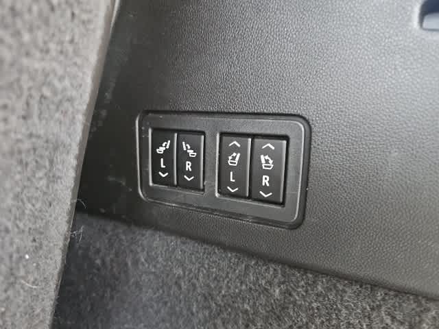 Thumbnail: 2021 Cadillac XT6 - 26