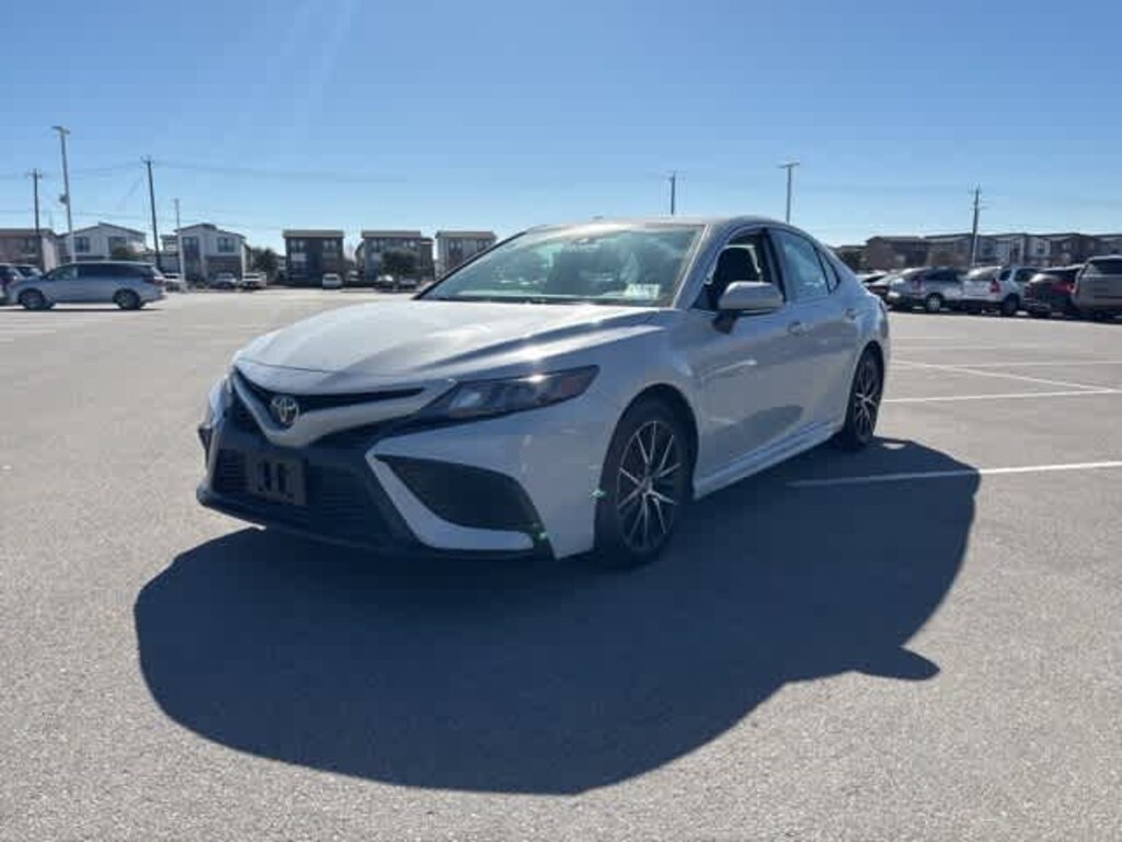 Used 2022 Toyota Camry SE Sedan