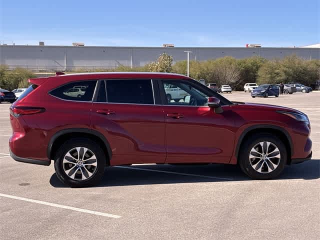 Thumbnail: 2023 Toyota Highlander - 7