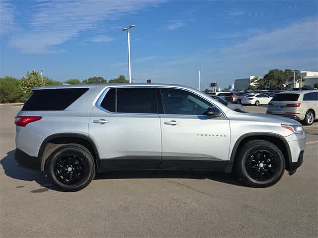 Thumbnail: 2021 Chevrolet Traverse - 7