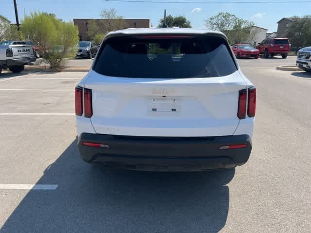 2023 Kia Sorento LX photo 3