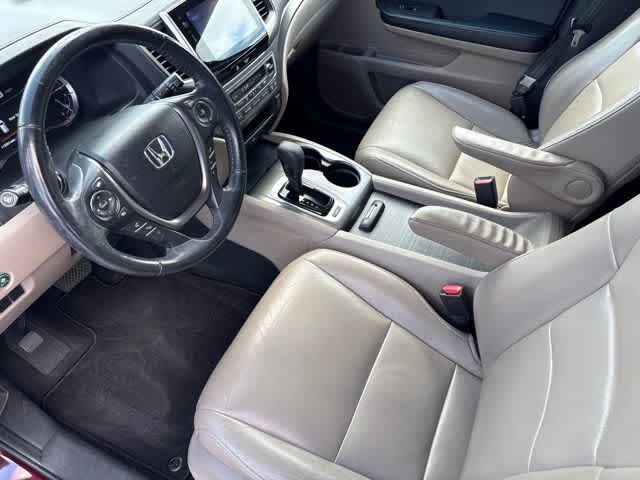 Thumbnail: 2017 Honda Pilot - 8